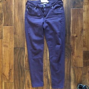 Stretchy jeans in Wine (not purple)